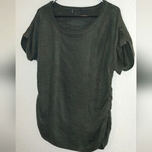 LIGHTWEIGHT SHORT SLEEVE SWEATER WITH RUCHED SIDES ~ ARMY/KHAKI GREEN ~ SIZE M/L